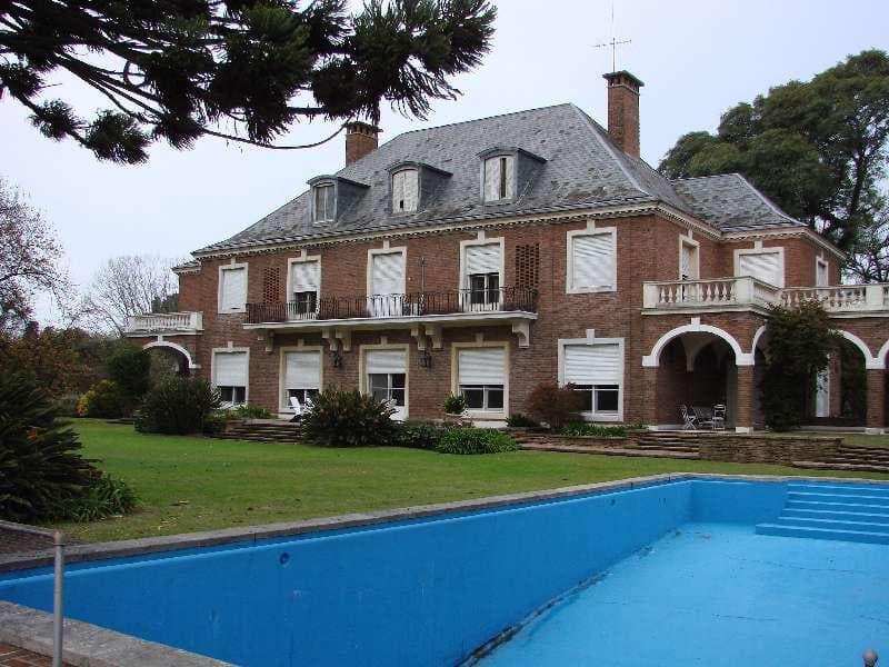 Lencke is selling - A magnificent, high-end home on the cliffside, one of a kind