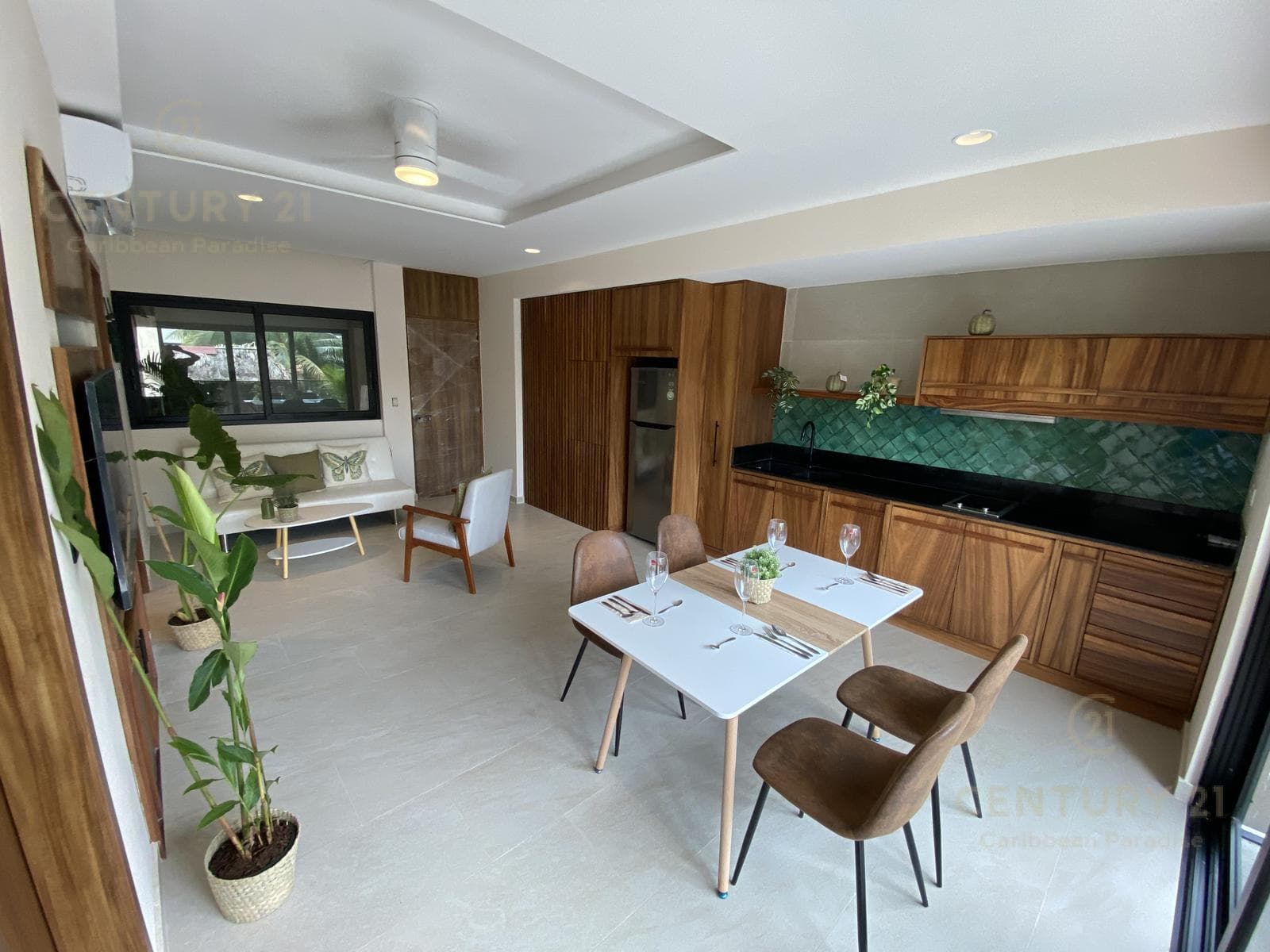 Departamento de 2 recamaras en Venta en centro de Playa del Carmen cerca de la Quinta Av. P4042
