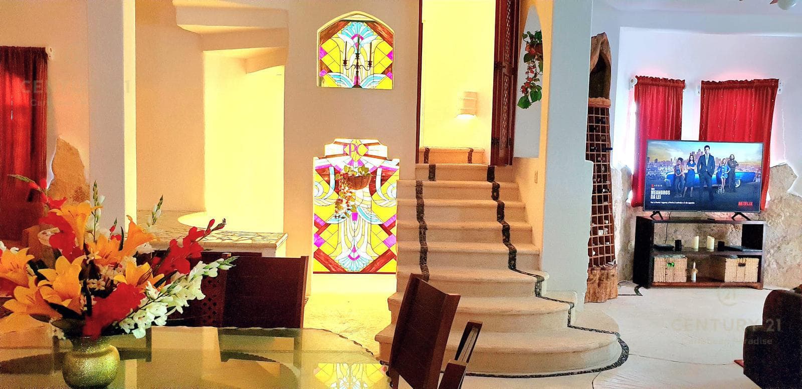Beautiful 3-Bedroom House with 2 Studios in Playacar Phase I