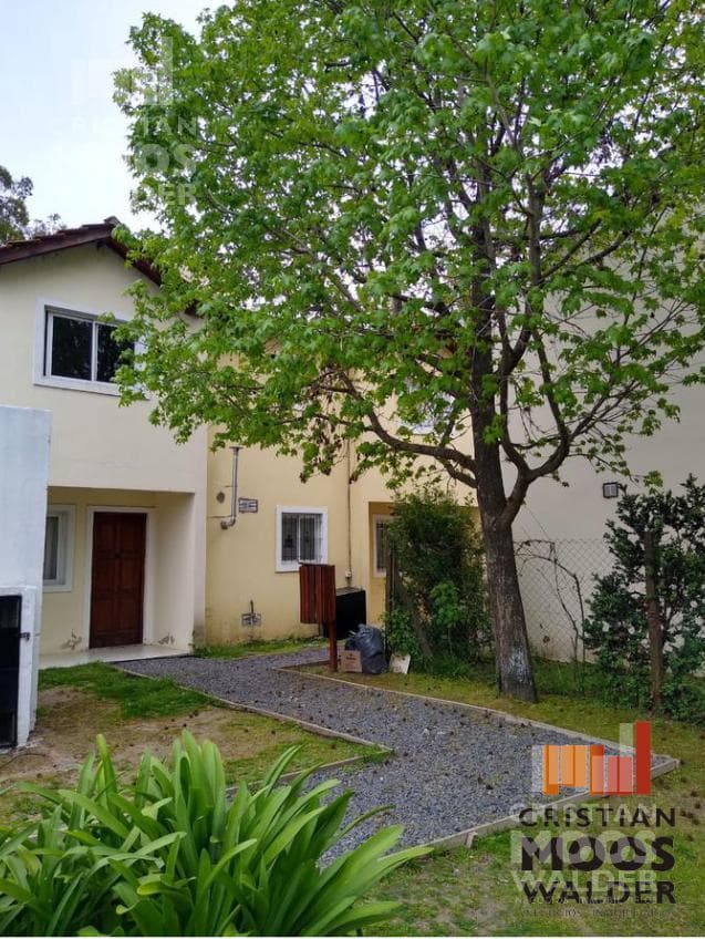 Duplex for sale - Jardines de Escobar, 3 blocks from Panamericana