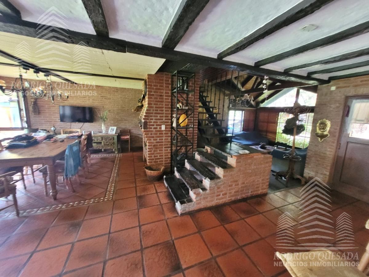 An excellent, high-end home with luxurious touches!