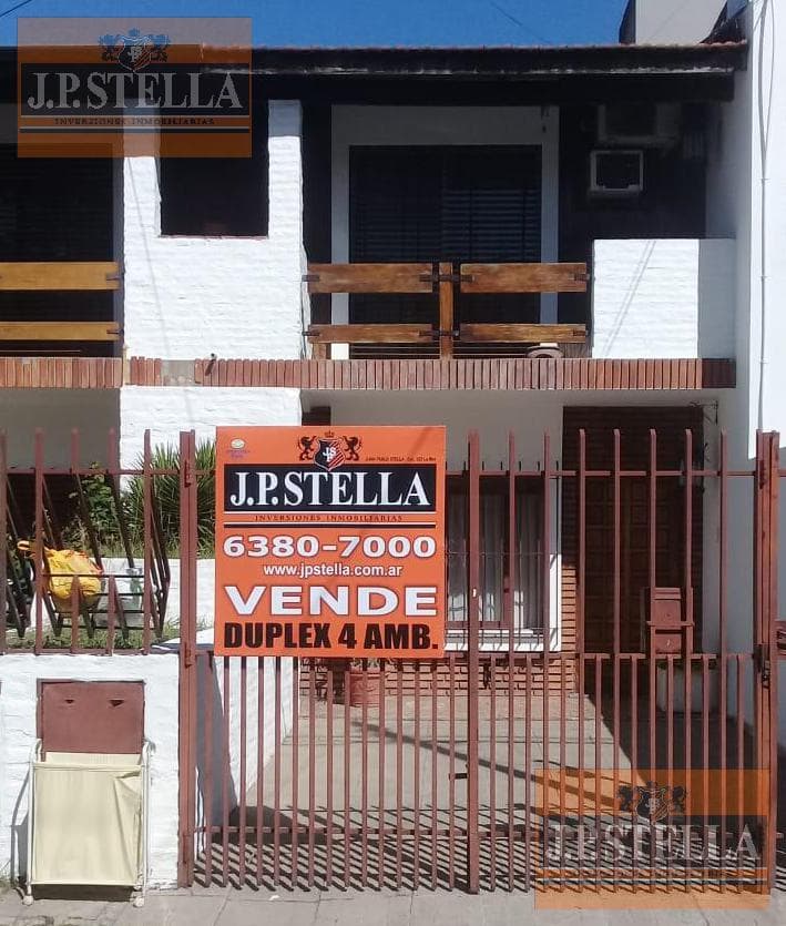 Duplex 4 Ambientes c/ cochera - 100 m² Cub.- Villa Sarmiento