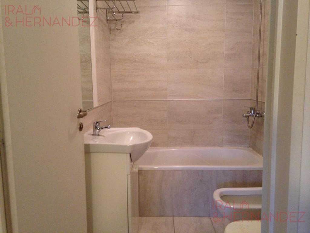 Spacious studio apartment for sale in Villa Urquiza with a garage