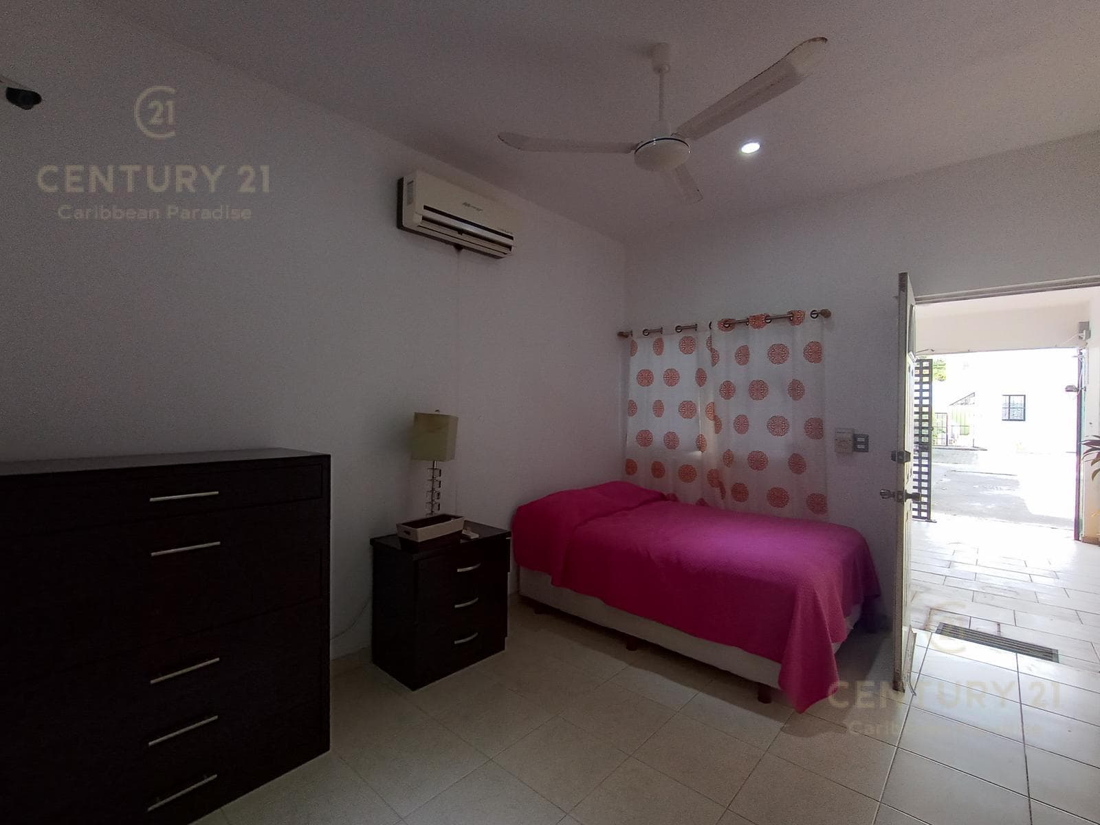Spacious 6-Bedroom Tuscan-Style House on Chemuyil Avenue, Playa del Carmen P4117