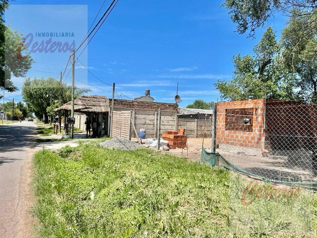 2 lots on Juan XXIII between La Rioja and Entre Ríos.